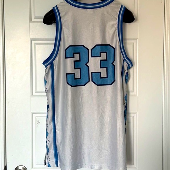 VINTAGE NORTH CAROLINA NIKE BASKETBALL JERSEY - Picture 11 of 11